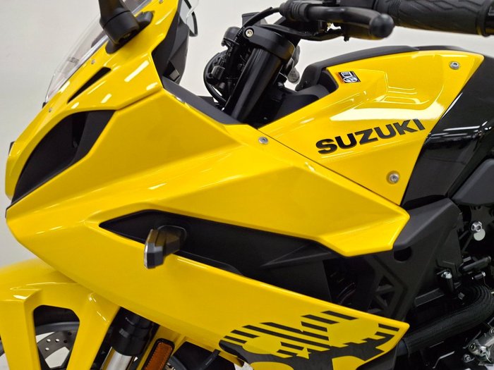 2025 Suzuki GSX-8R (GSX800FRQ) Yellow
