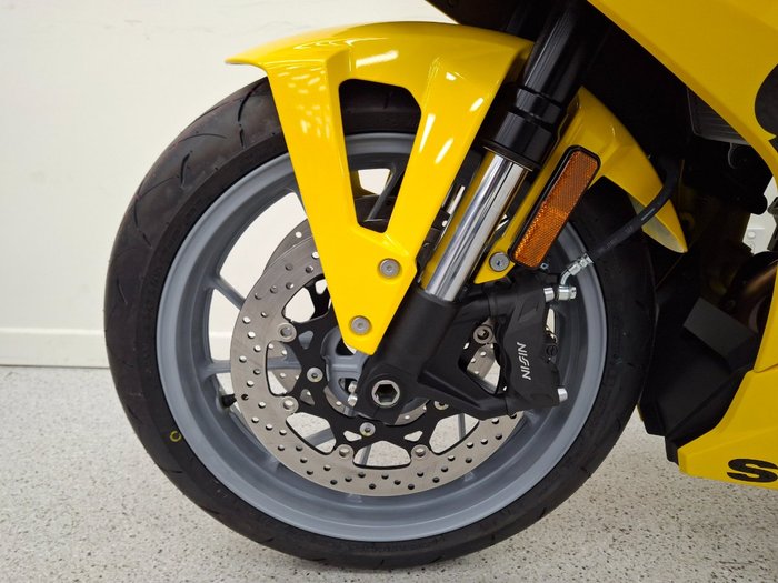 2025 Suzuki GSX-8R (GSX800FRQ) Yellow