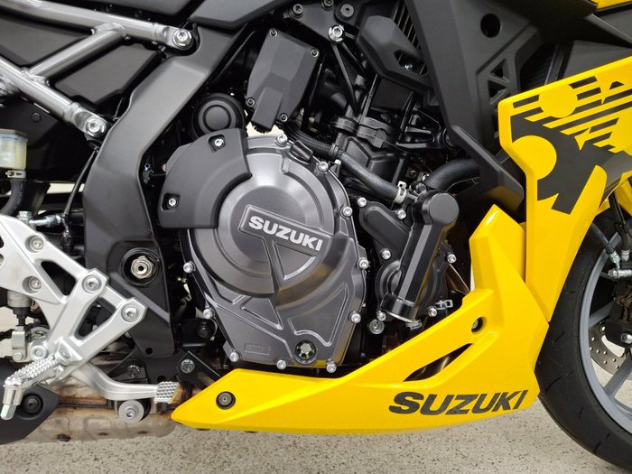 2025 Suzuki GSX-8R (GSX800FRQ) Yellow