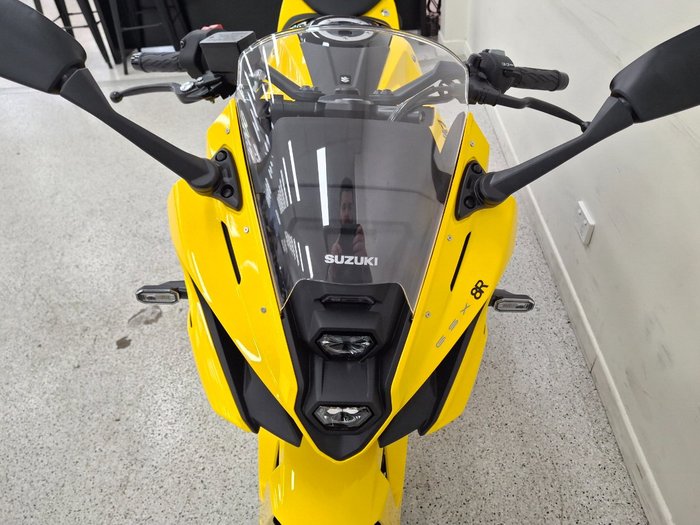 2025 Suzuki GSX-8R (GSX800FRQ) Yellow