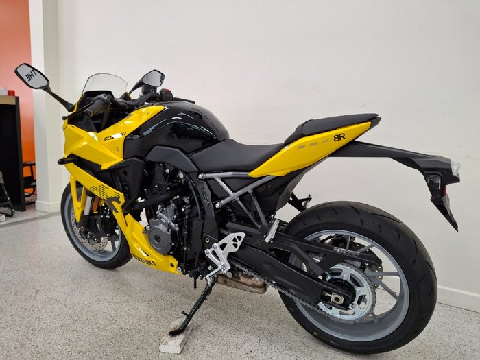 2025 Suzuki GSX-8R (GSX800FRQ) Yellow