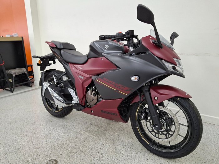 2025 Suzuki GIXXER SF Black