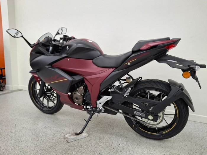 2025 Suzuki GIXXER SF Black
