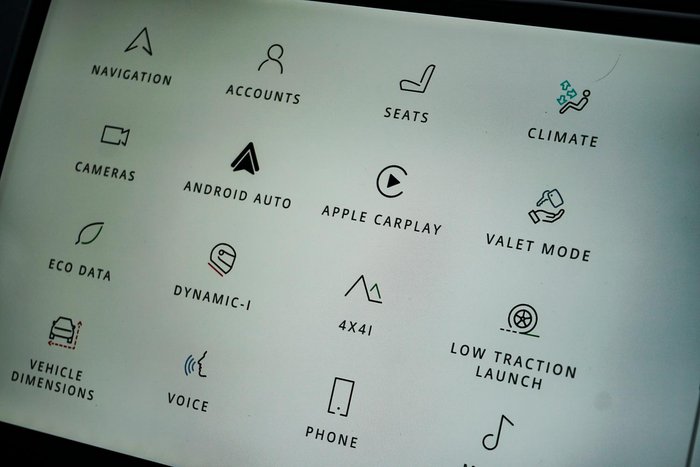 2024 Land Rover Range Rover Velar P400 Dynamic SE