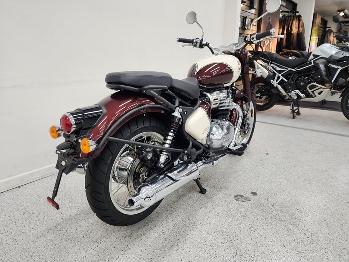 2025 Royal Enfield CLASSIC 650 Red