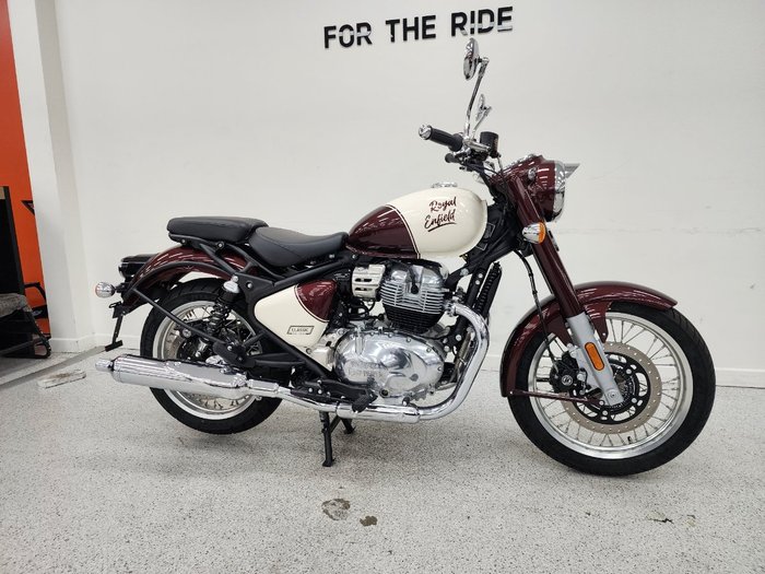 2025 Royal Enfield CLASSIC 650 Red
