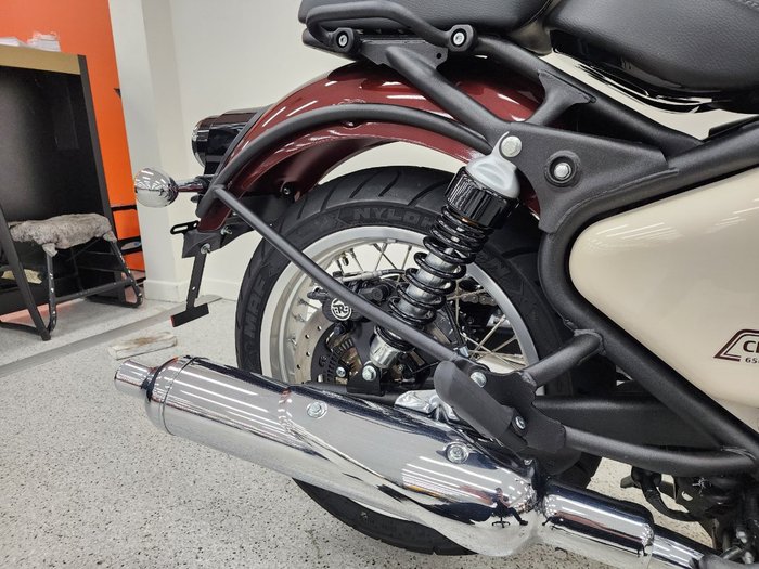 2025 Royal Enfield CLASSIC 650 Red