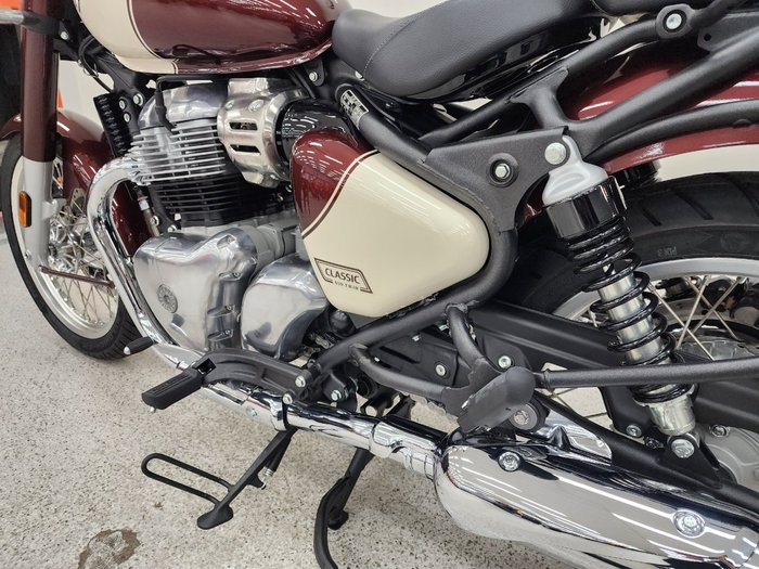 2025 Royal Enfield CLASSIC 650 Red