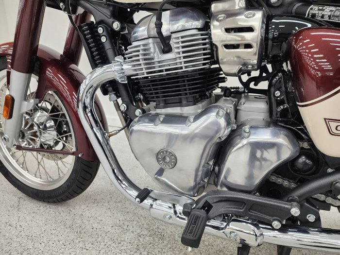 2025 Royal Enfield CLASSIC 650 Red