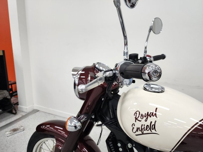 2025 Royal Enfield CLASSIC 650 Red