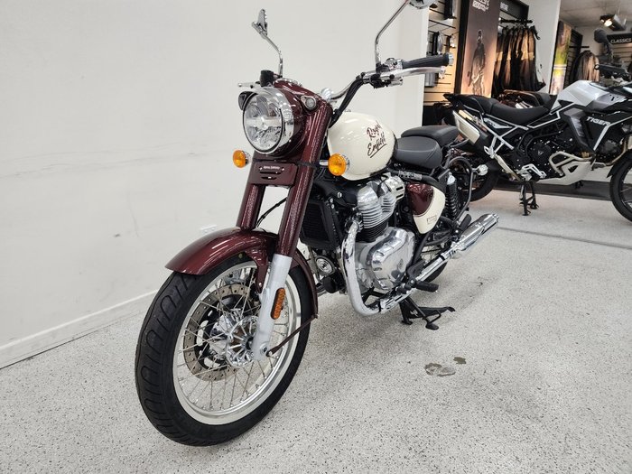 2025 Royal Enfield CLASSIC 650 Red