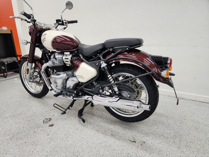 2025 Royal Enfield CLASSIC 650 Red