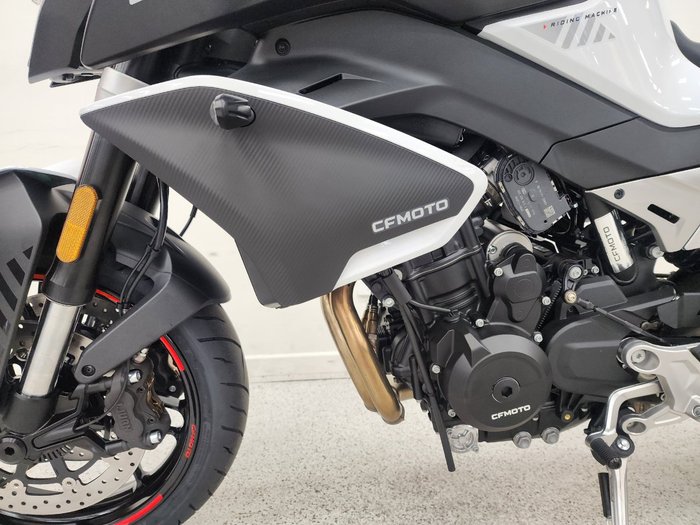 2024 CFMOTO 2024 Cf Moto 800CC 800NK ADVANCED White