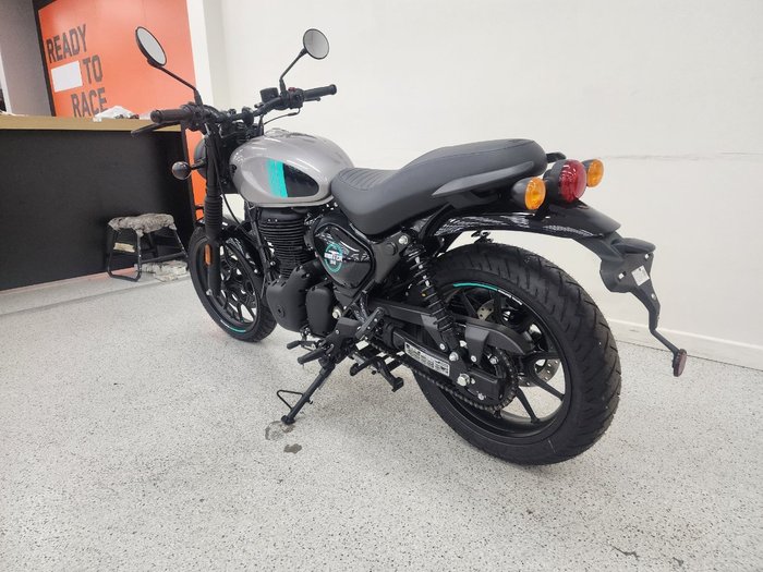 2025 Royal Enfield HUNTER 350 LONDON RED