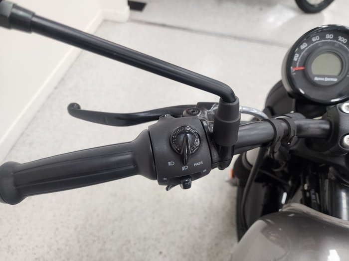 2025 Royal Enfield HUNTER 350 LONDON RED