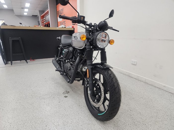 2025 Royal Enfield HUNTER 350 LONDON RED