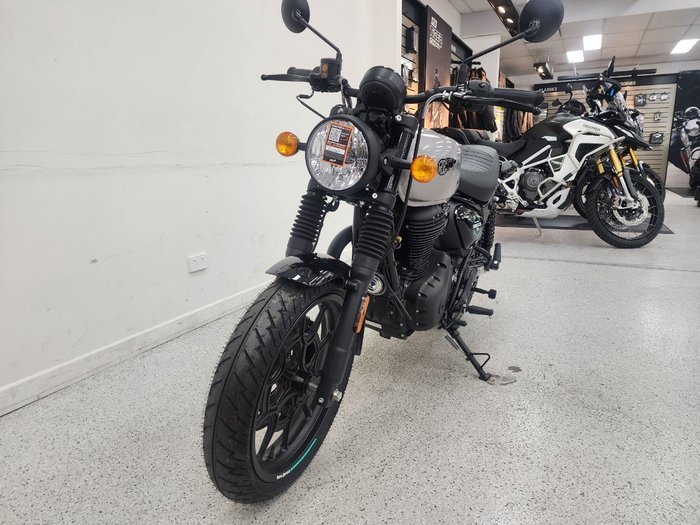 2025 Royal Enfield HUNTER 350 LONDON RED
