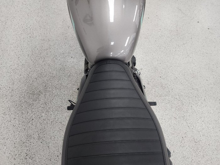 2025 Royal Enfield HUNTER 350 LONDON RED