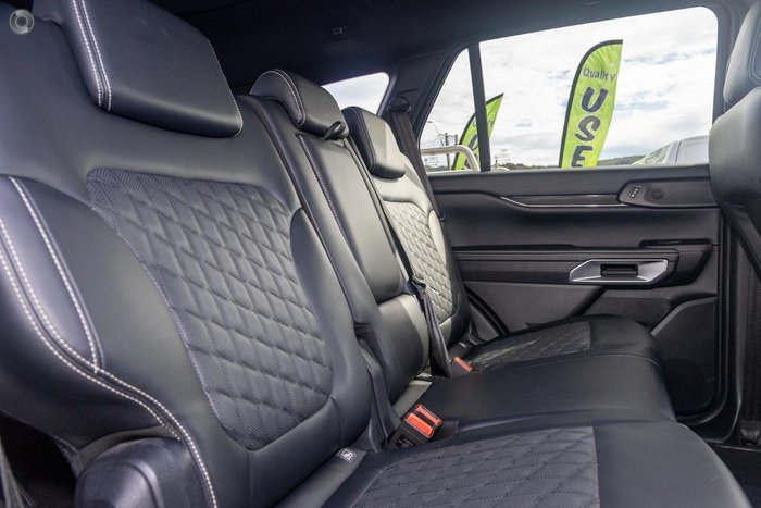 2022 Ford Everest Platinum