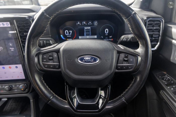 2022 Ford Everest Platinum