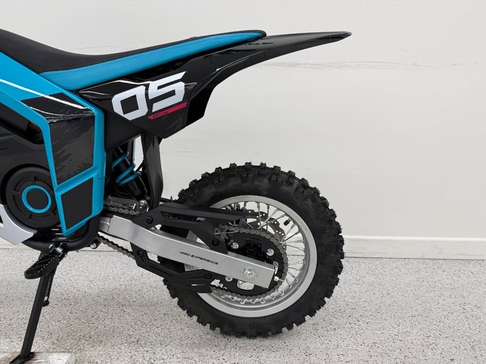 2025 CFMOTO CX-5E Blue