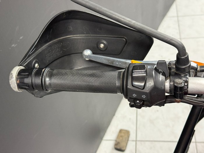 2021 Royal Enfield HIMALAYAN PREMIUM E5 Red