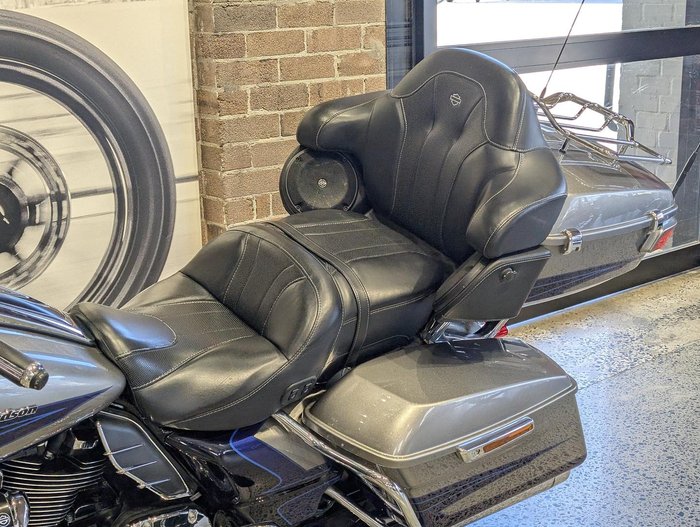 2017 Harley-Davidson CVO Limited 117 (FLHTKSE) Touring Silver