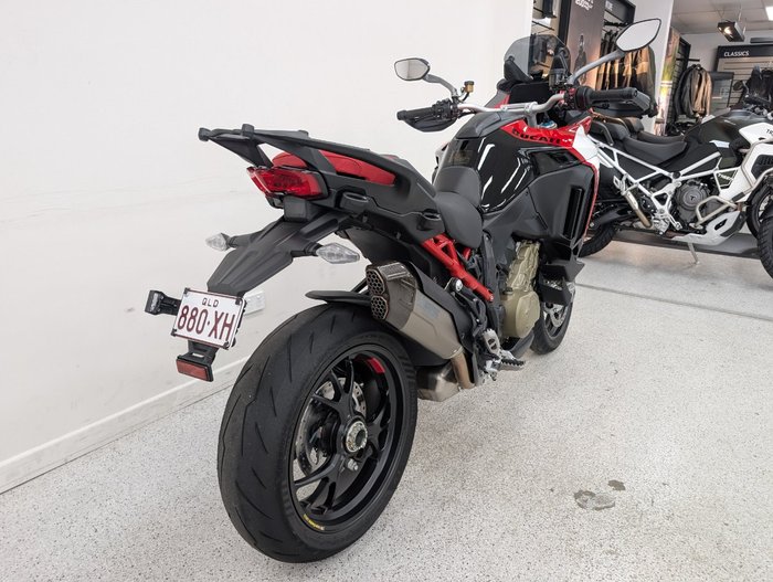 2023 DUCATI MULTISTRADA V4 PIKES PEAK Red