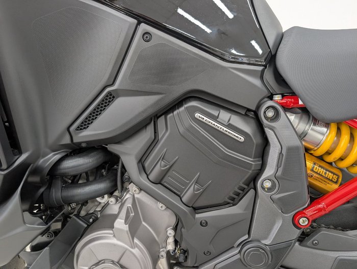 2023 DUCATI MULTISTRADA V4 PIKES PEAK Red