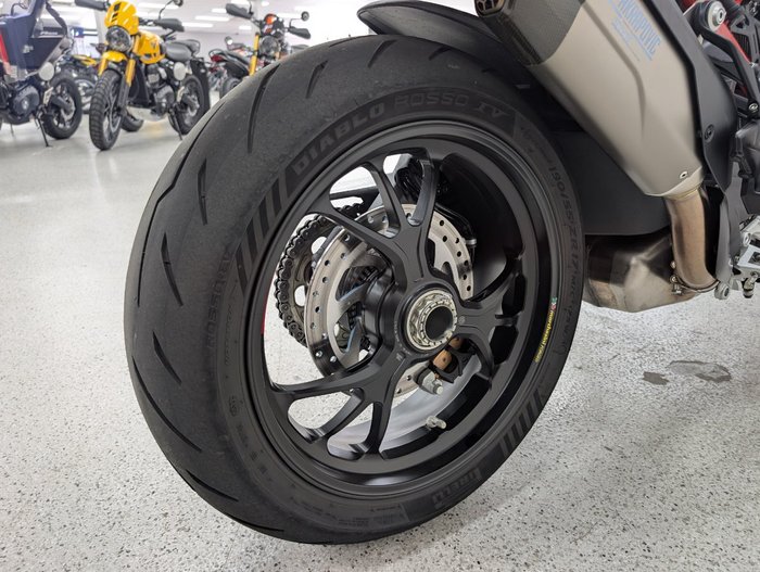 2023 DUCATI MULTISTRADA V4 PIKES PEAK Red