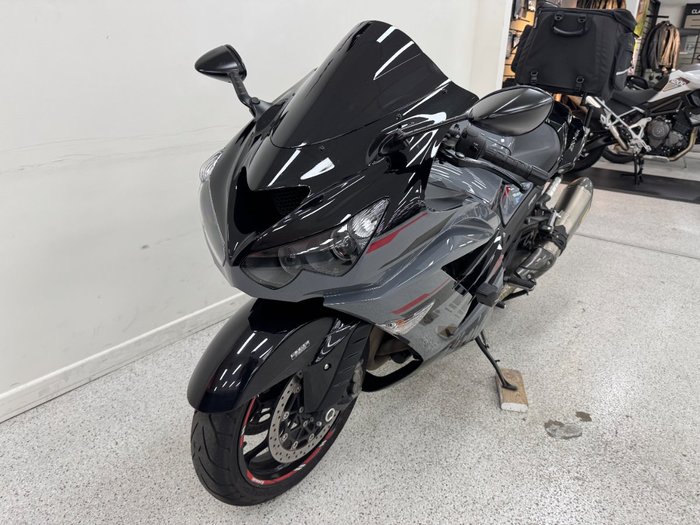 2022 Kawasaki NINJA ZX-14R grey