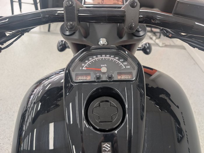 2019 Suzuki VZR 1800 BOULEVARD (M109R) Red
