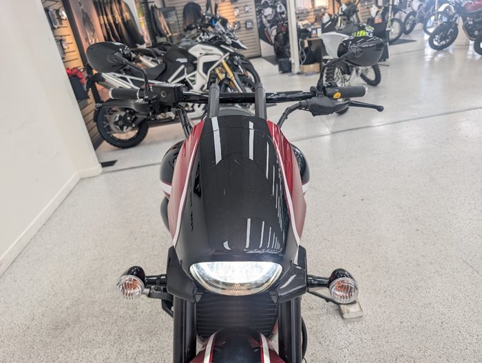 2019 Suzuki VZR 1800 BOULEVARD (M109R) Red
