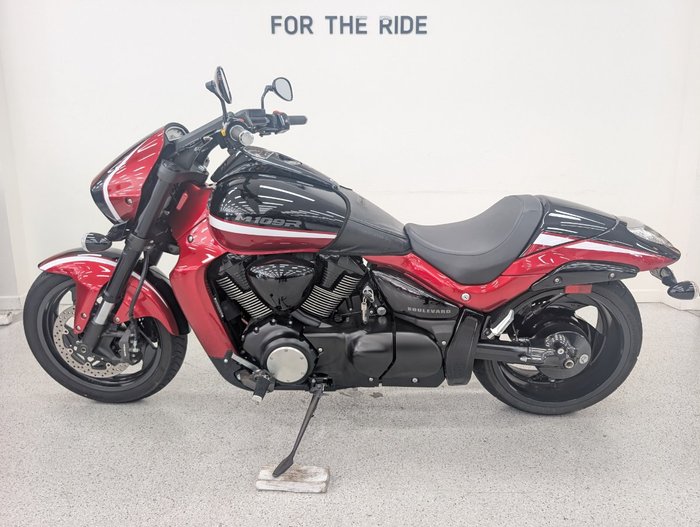 2019 Suzuki VZR 1800 BOULEVARD (M109R) Red