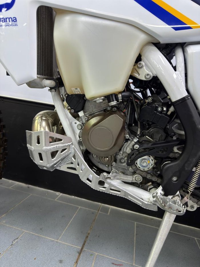 2023 Husqvarna TE 150i Heritage TE White