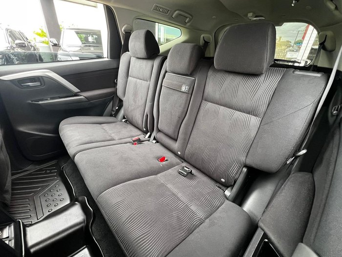 2023 Mitsubishi Pajero Sport GLS