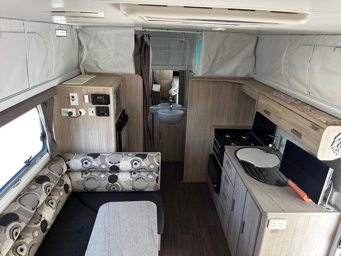 2017 Jayco Starcraft 16Ft Poptop