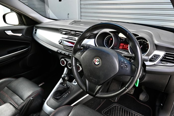 2014 Alfa Romeo Giulietta Progression Series 0 Alfa Black