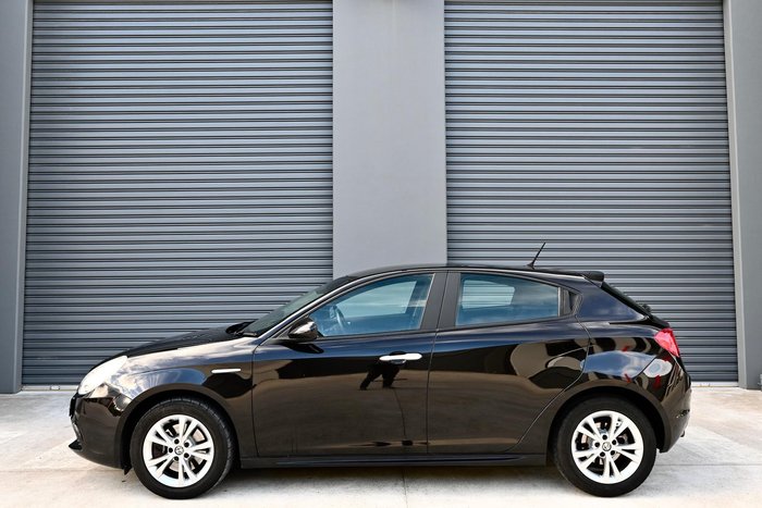 2014 Alfa Romeo Giulietta Progression Series 0 Alfa Black