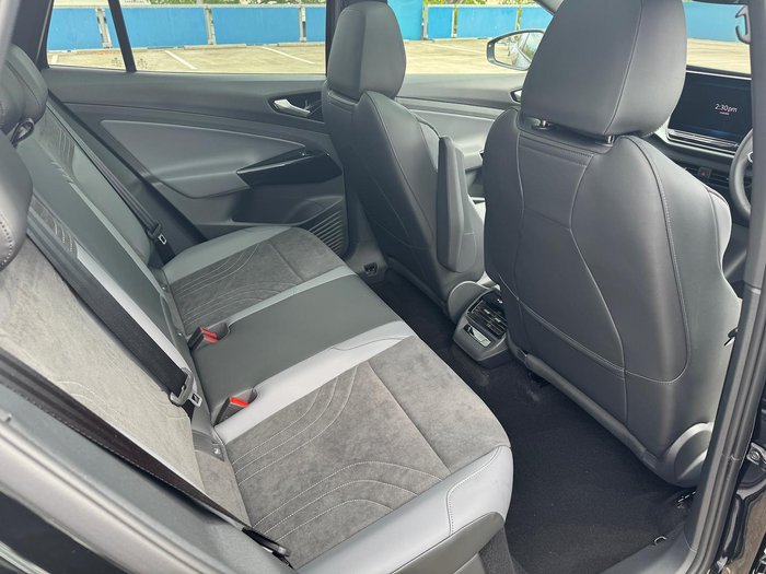 2025 Volkswagen ID.4 Pro