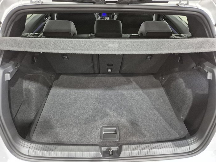 2023 Volkswagen Golf 110TSI R-Line