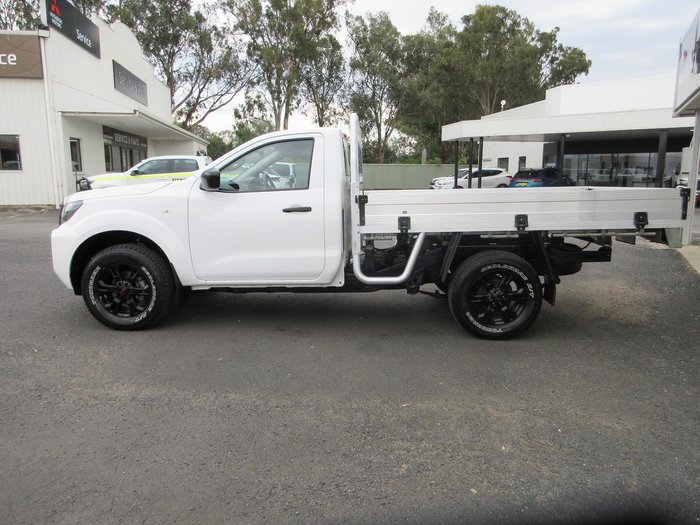 2022 Nissan Navara SL