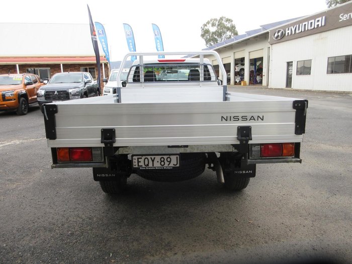 2022 Nissan Navara SL