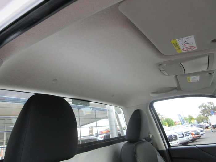 2022 Nissan Navara SL