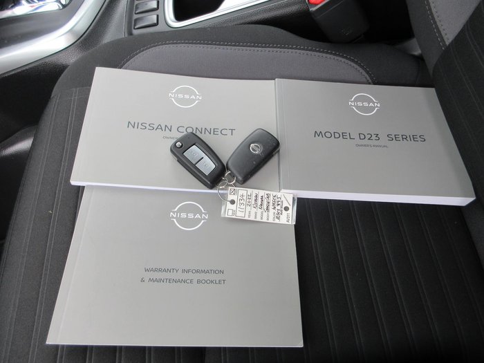 2022 Nissan Navara SL