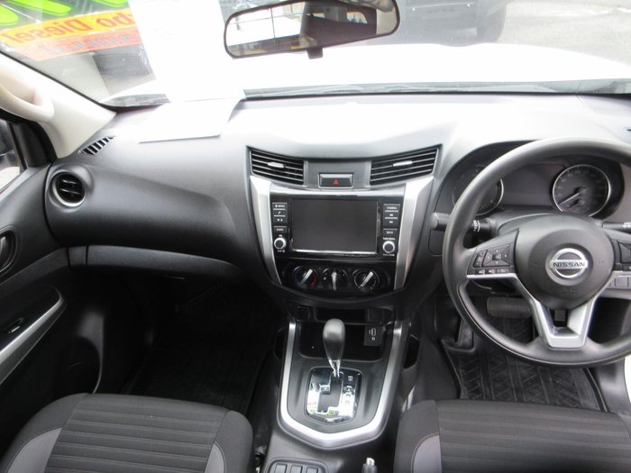 2022 Nissan Navara SL