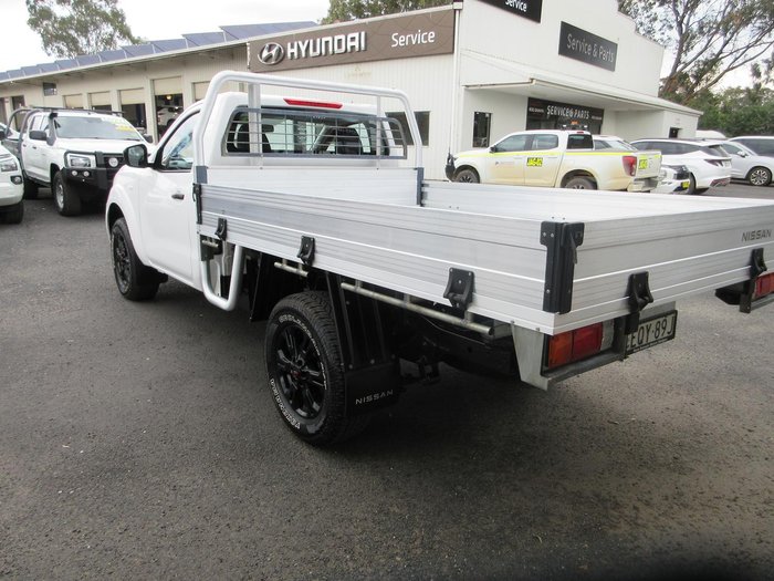 2022 Nissan Navara SL