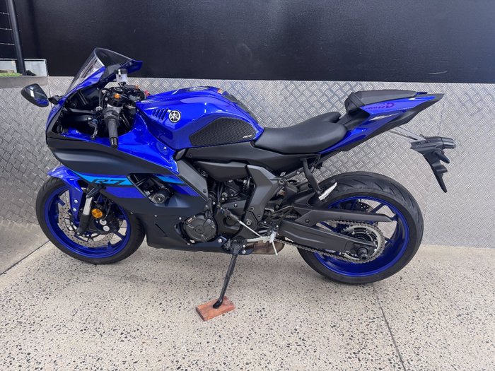 2024 Yamaha YZF-R7LA BLUE