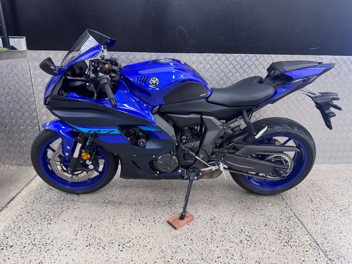2024 Yamaha YZF-R7LA BLUE