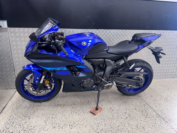 2024 Yamaha YZF-R7LA BLUE